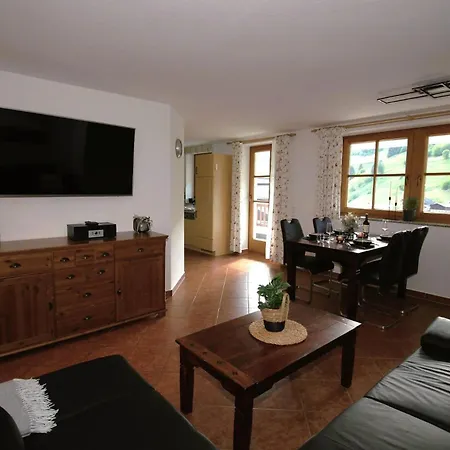 アパート Lindorfer グロースアルル