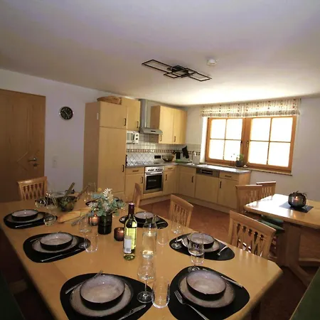 Lindorfer アパート グロースアルル