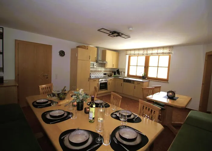 Lindorfer アパート グロースアルル